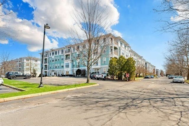 4 Repton Cir 4105, Watertown, MA 02472