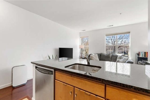 4 Repton Cir 4105, Watertown, MA 02472