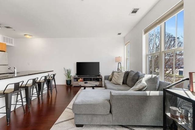 4 Repton Cir 4105, Watertown, MA 02472