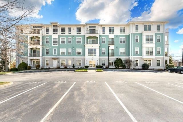 4 Repton Cir 4105, Watertown, MA 02472