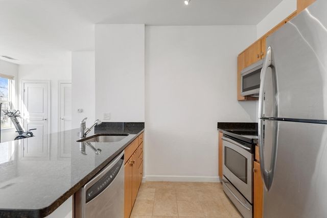 4 Repton Cir 4105, Watertown, MA 02472