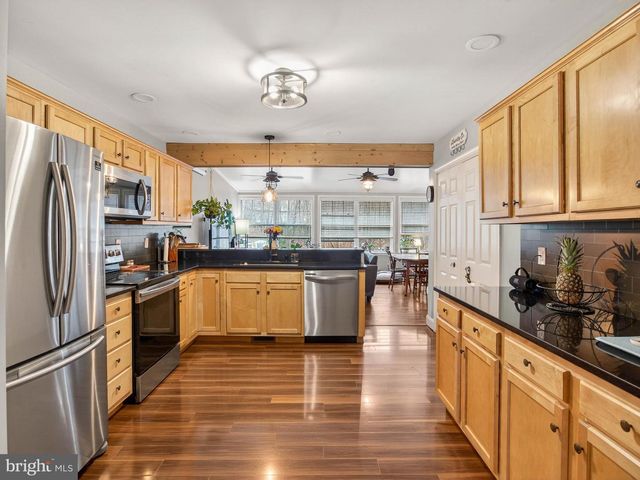 2586 W HOOVER RD, Haywood, VA 22722