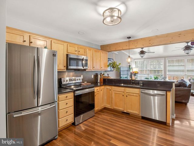 2586 W HOOVER RD, Haywood, VA 22722