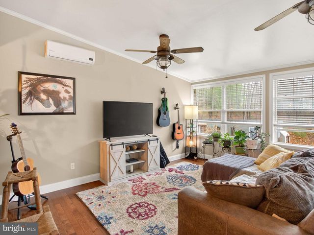 2586 W HOOVER RD, Haywood, VA 22722