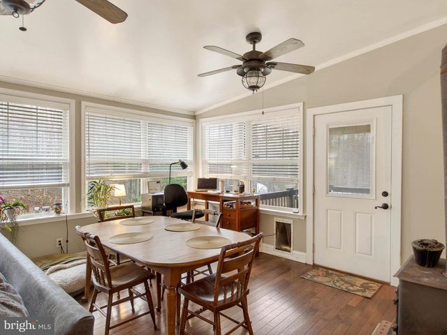 2586 W HOOVER RD, Haywood, VA 22722