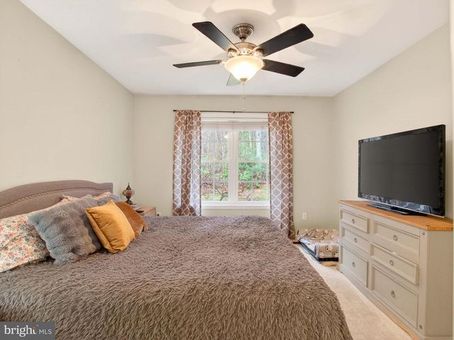 2586 W HOOVER RD, Haywood, VA 22722