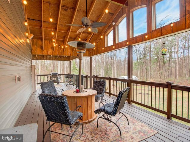 2586 W HOOVER RD, Haywood, VA 22722