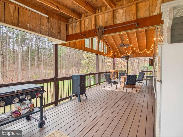 2586 W HOOVER RD, Haywood, VA 22722