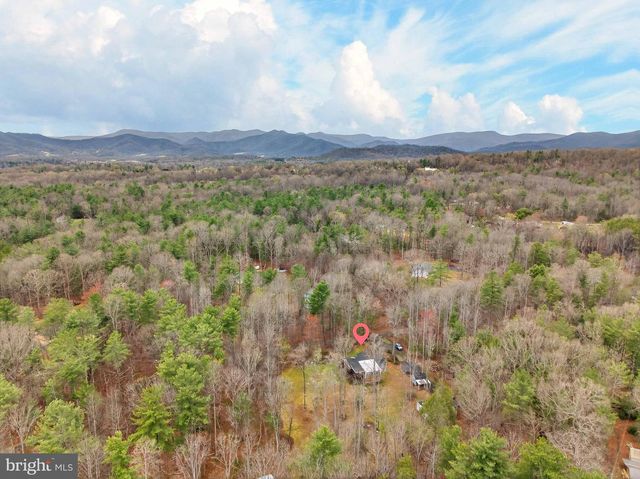 2586 W HOOVER RD, Haywood, VA 22722