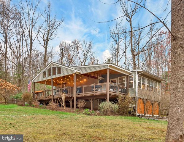 2586 W HOOVER RD, Haywood, VA 22722
