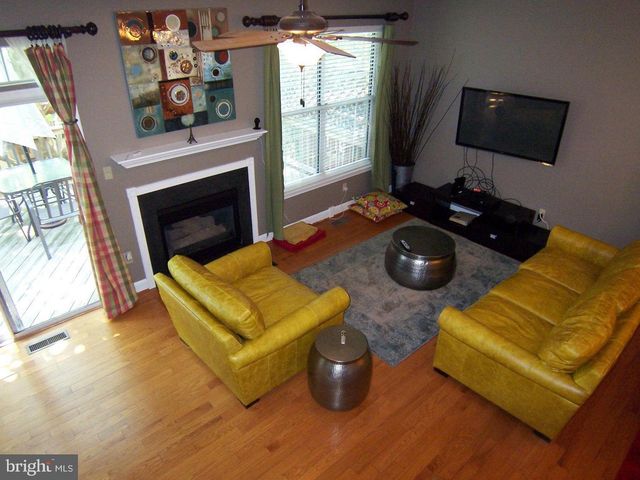 14601 FLOWER HILL DR, Centreville, VA 20120