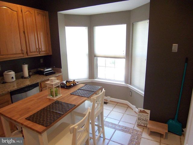 14601 FLOWER HILL DR, Centreville, VA 20120