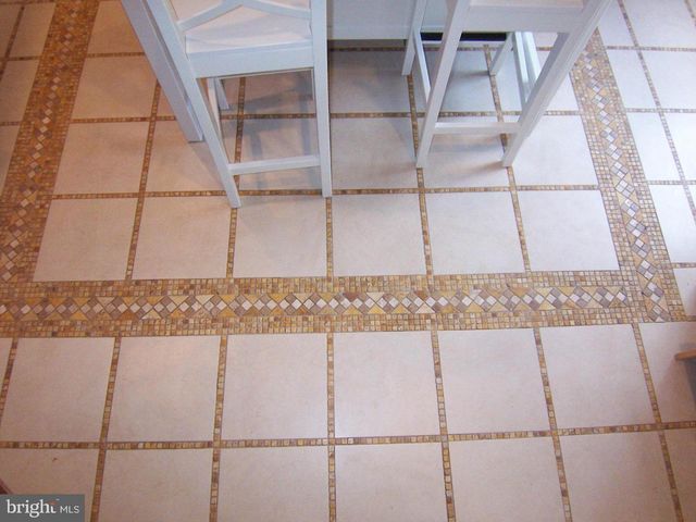 14601 FLOWER HILL DR, Centreville, VA 20120