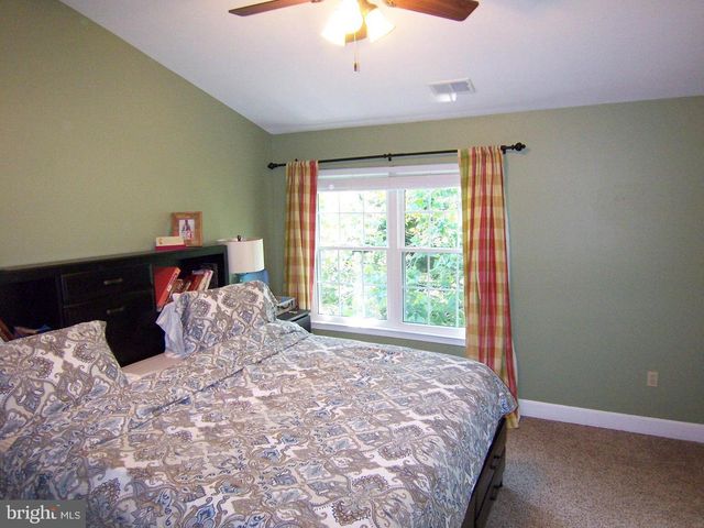 14601 FLOWER HILL DR, Centreville, VA 20120