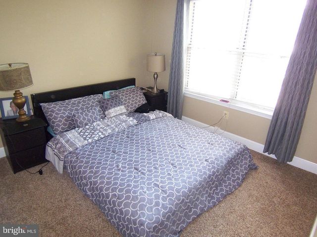 14601 FLOWER HILL DR, Centreville, VA 20120