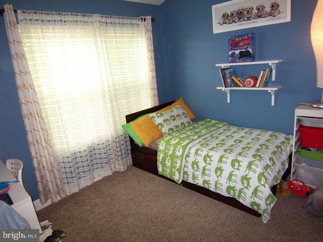 14601 FLOWER HILL DR, Centreville, VA 20120