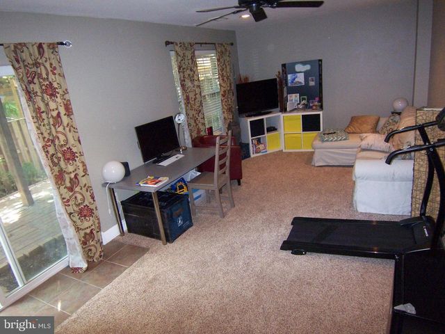 14601 FLOWER HILL DR, Centreville, VA 20120