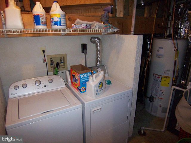 14601 FLOWER HILL DR, Centreville, VA 20120