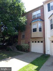 14601 FLOWER HILL DR, Centreville, VA 20120