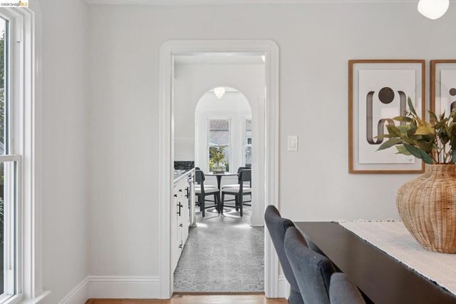 5721 5721 Roberts Ave, Oakland, CA 94605