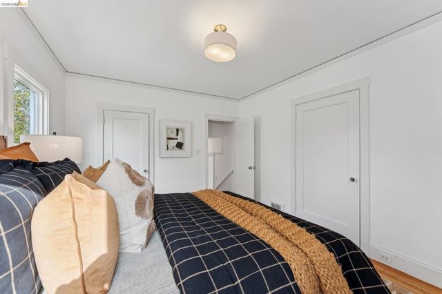 5721 5721 Roberts Ave, Oakland, CA 94605