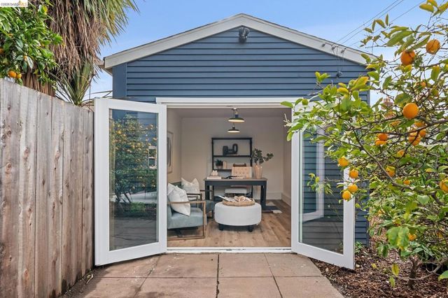 5721 5721 Roberts Ave, Oakland, CA 94605