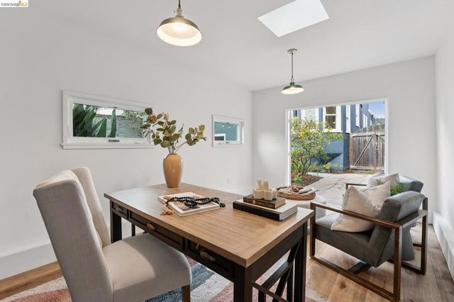 5721 5721 Roberts Ave, Oakland, CA 94605