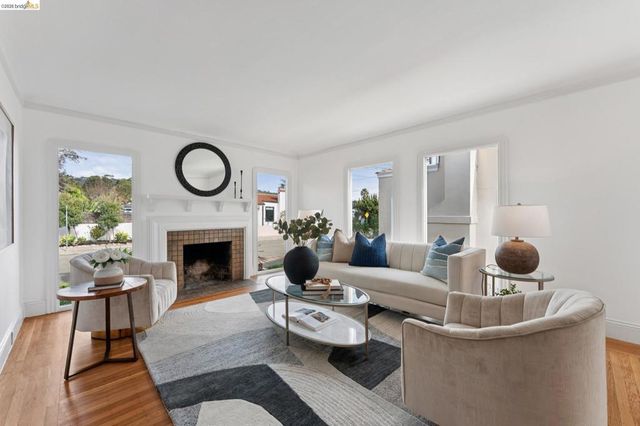 5721 5721 Roberts Ave, Oakland, CA 94605