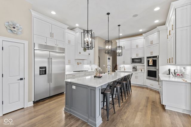 2882 Aldersgate Drive, Greenwood, IN 46143