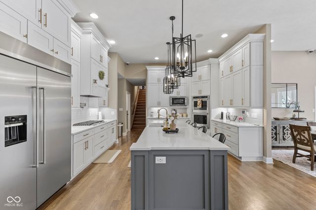 2882 Aldersgate Drive, Greenwood, IN 46143