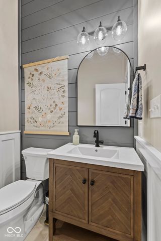 2882 Aldersgate Drive, Greenwood, IN 46143