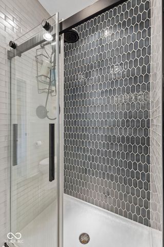 2882 Aldersgate Drive, Greenwood, IN 46143