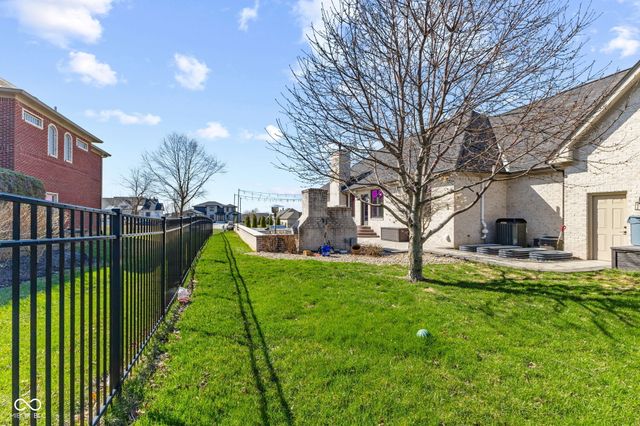 2882 Aldersgate Drive, Greenwood, IN 46143