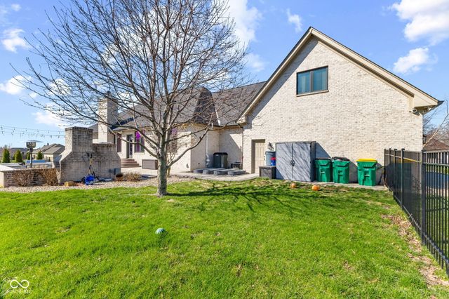 2882 Aldersgate Drive, Greenwood, IN 46143