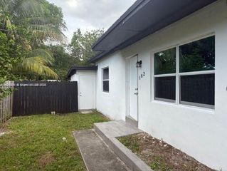 182 NW 51st St 2, Miami, FL 33127