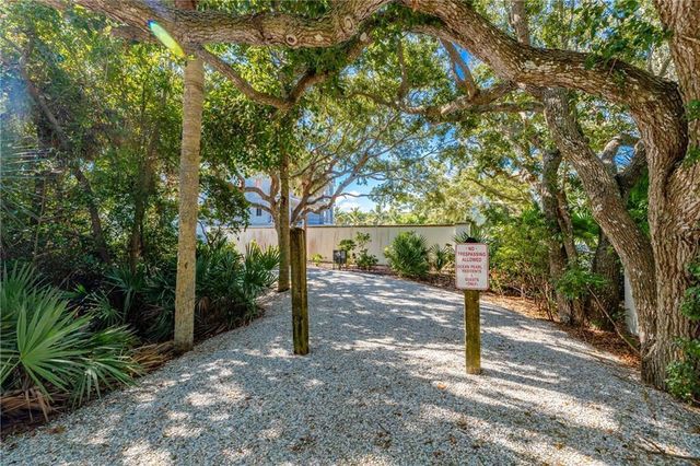 31 S White Jewel Court, Vero Beach, FL 32963