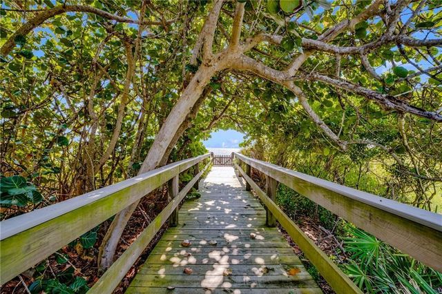 31 S White Jewel Court, Vero Beach, FL 32963
