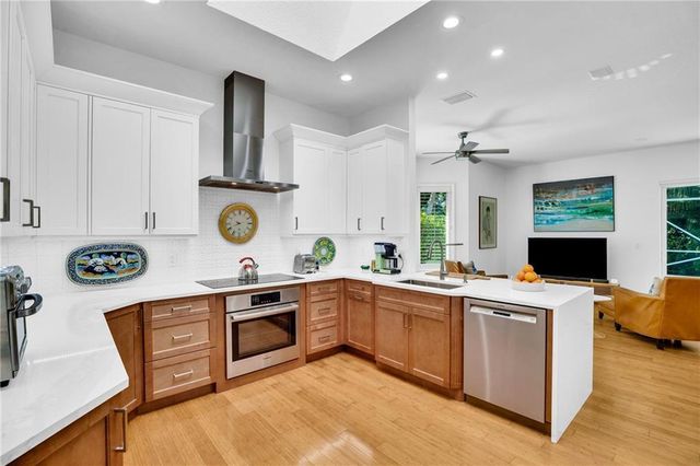 31 S White Jewel Court, Vero Beach, FL 32963
