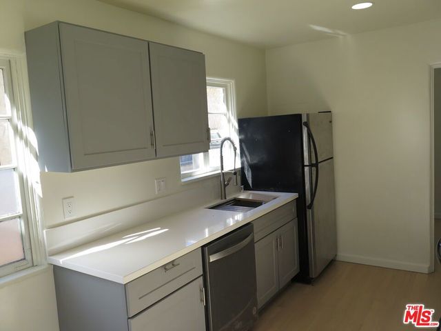 2128 20th Street B, Santa Monica, CA 90405