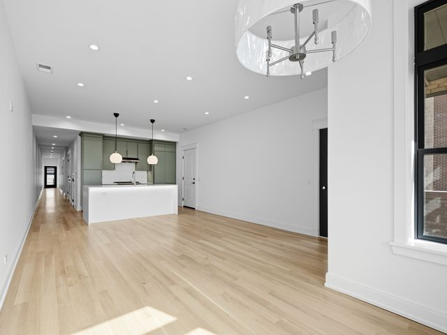 2471 N Clybourn Avenue 3, Chicago, IL 60614