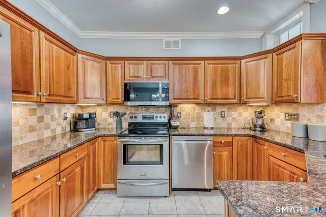 95 South Ridge Lane E102, Berlin, CT 06037
