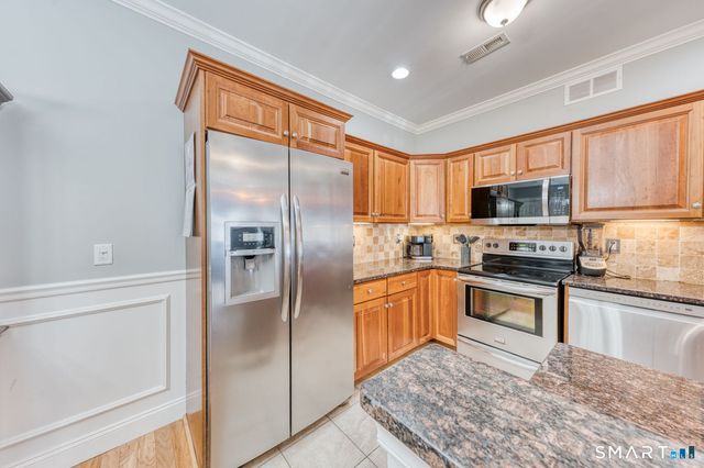 95 South Ridge Lane E102, Berlin, CT 06037