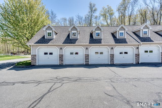 95 South Ridge Lane E102, Berlin, CT 06037