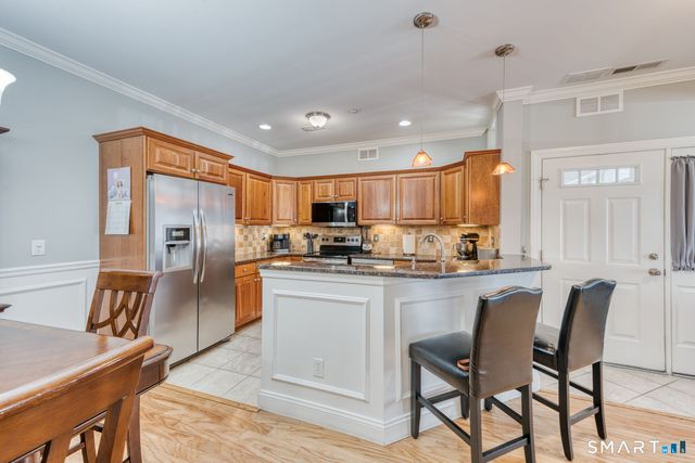 95 South Ridge Lane E102, Berlin, CT 06037