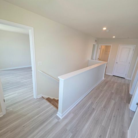 2524 Haskell Dr, E, Antioch, TN 37013