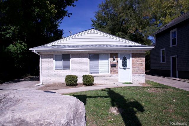 1205 E 14 Mile Rd, Birmingham, MI 48009