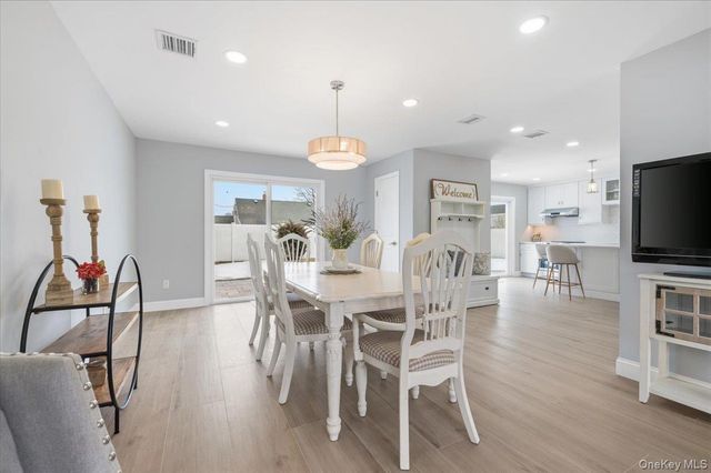 89 Ridge Lane, Levittown, NY 11756