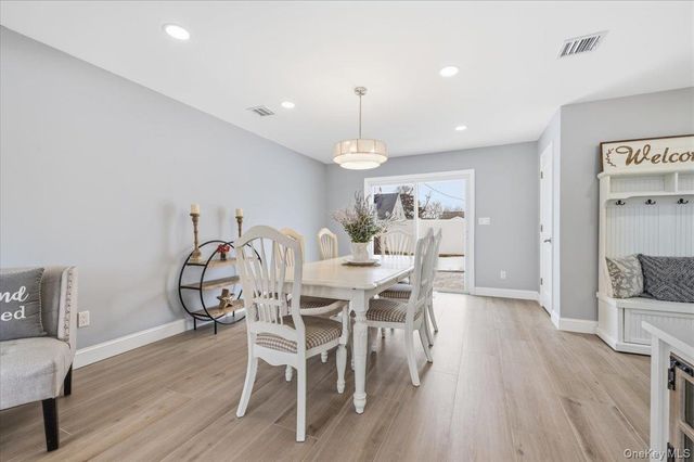 89 Ridge Lane, Levittown, NY 11756