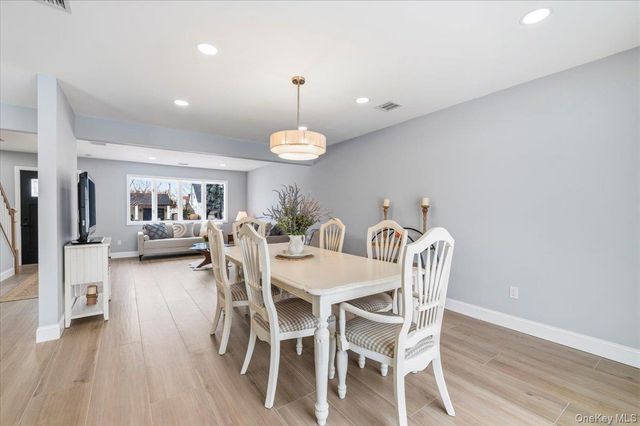 89 Ridge Lane, Levittown, NY 11756