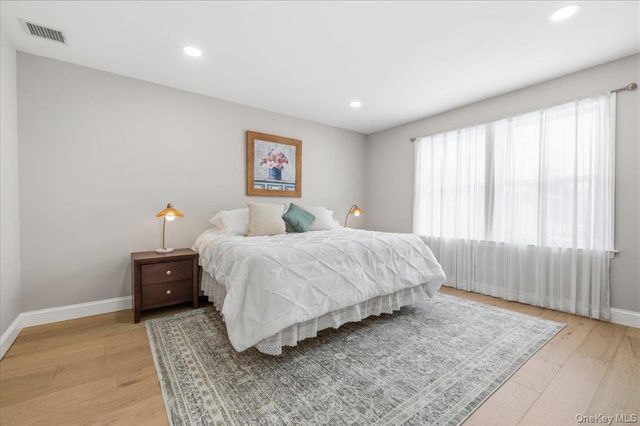 89 Ridge Lane, Levittown, NY 11756